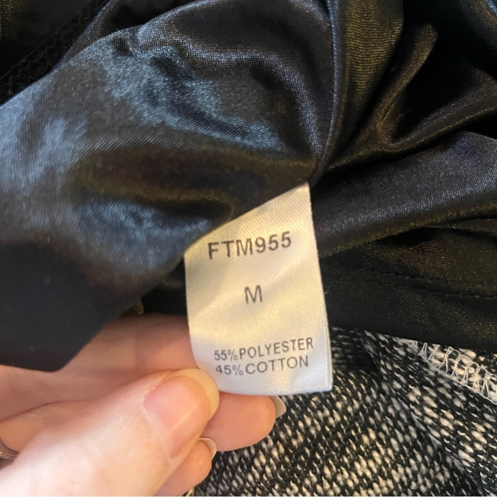 THML Anthropologie Black Embroidered Cheyenne Shift Dress M Boho Aztec V Neck - Picture 8 of 9
